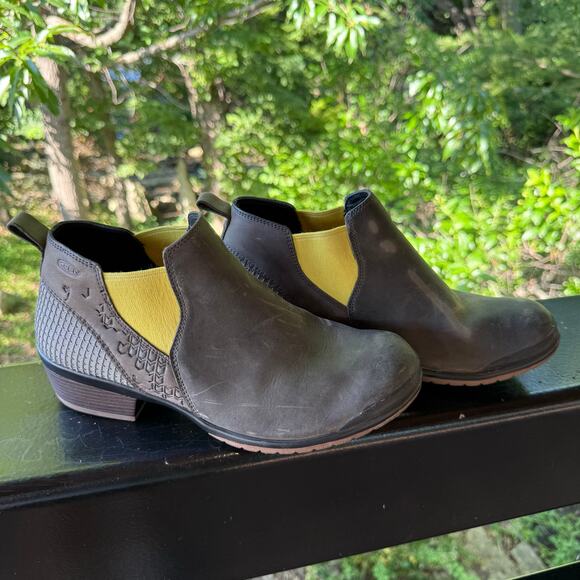 Keen Morrison Chelsea Brown Yellow Ankle Boot Shoe Style 1015054 Size US11 - Picture 1 of 7